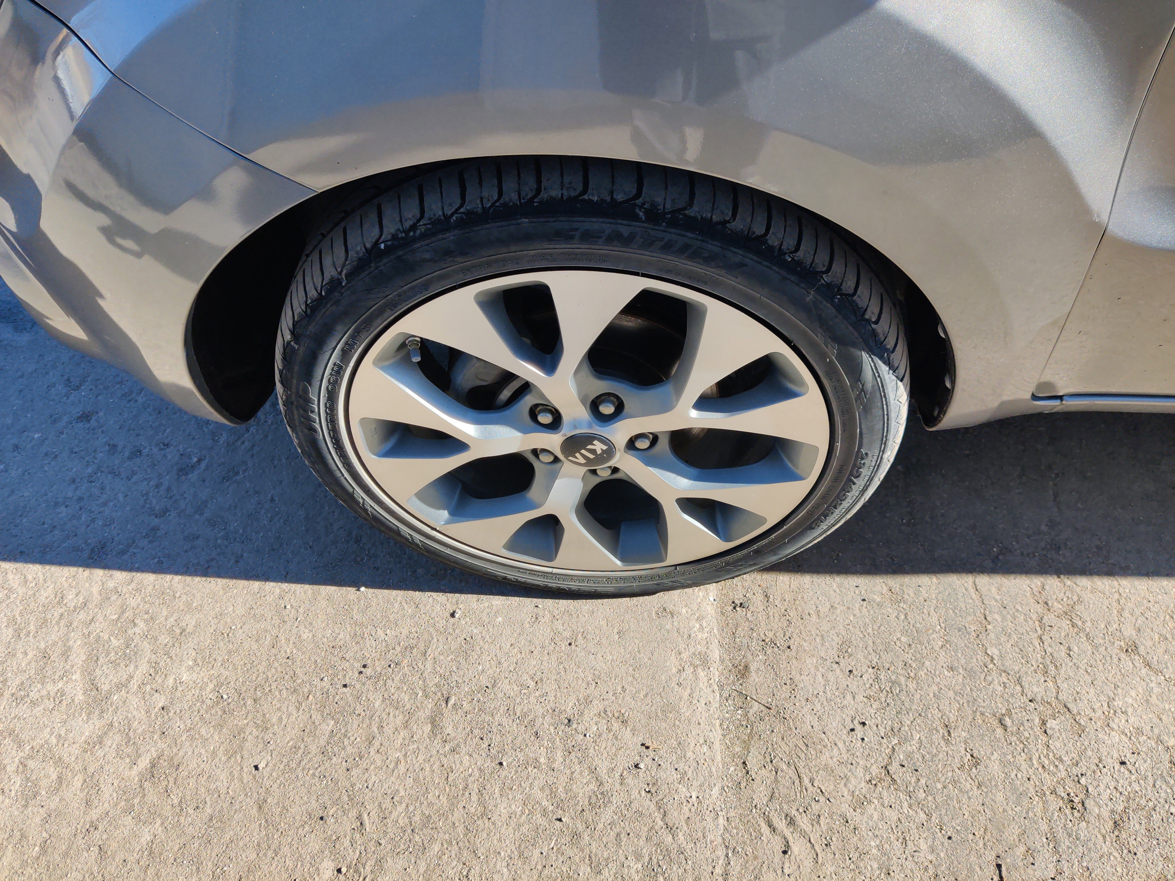 Used 2012 Kia Soul ! w/ Premium Pkg image 9