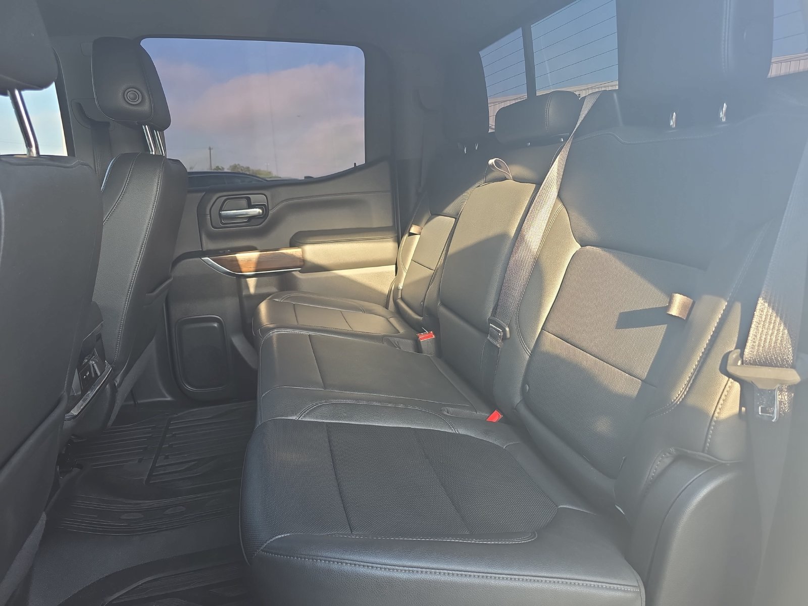 Used 2022 GMC Sierra 1500 SLT RWD image 11
