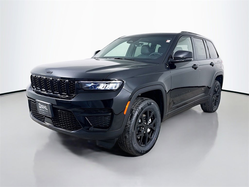 New 2025 Jeep Grand Cherokee Altitude image 3