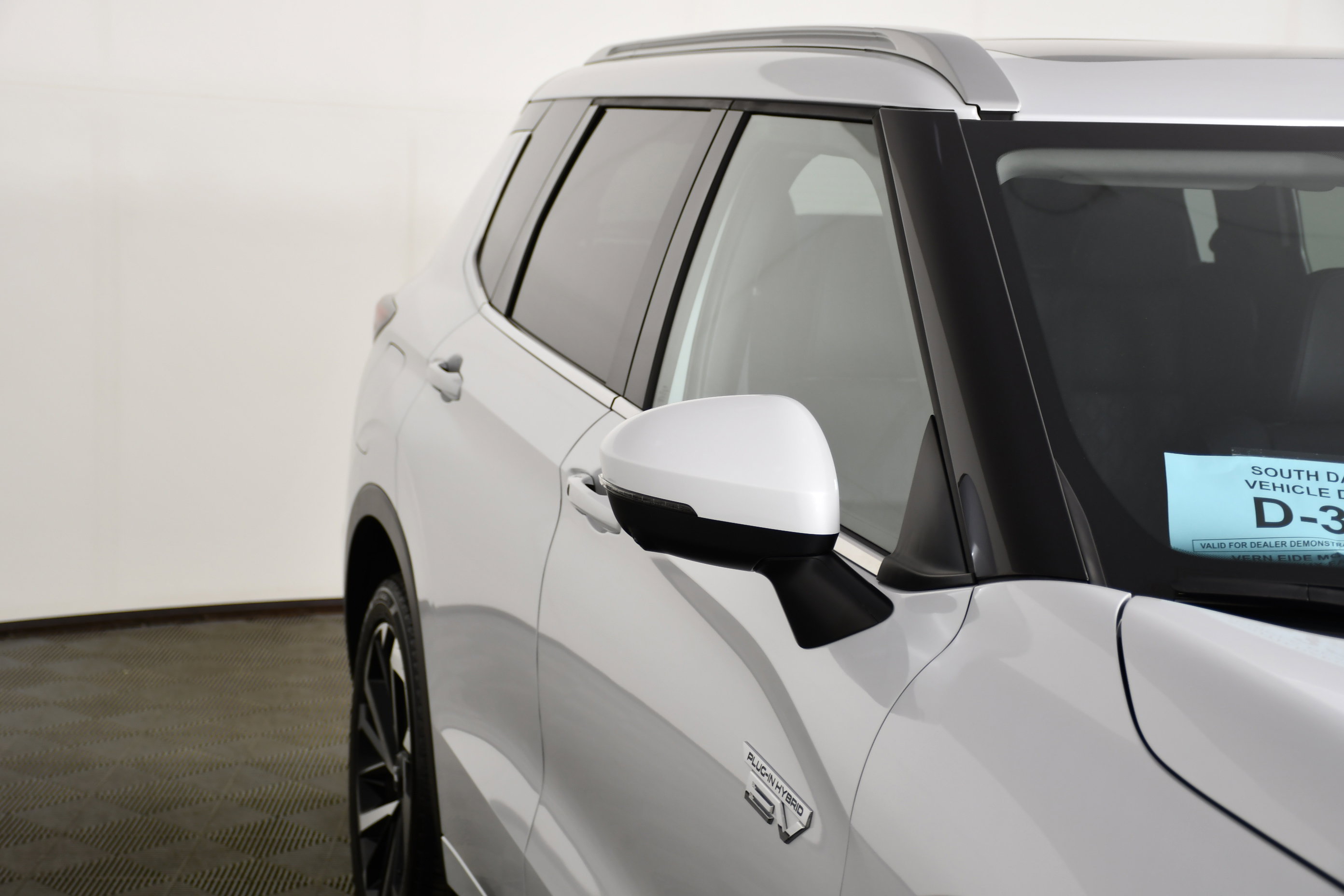 Used 2025 Mitsubishi Outlander SEL image 14