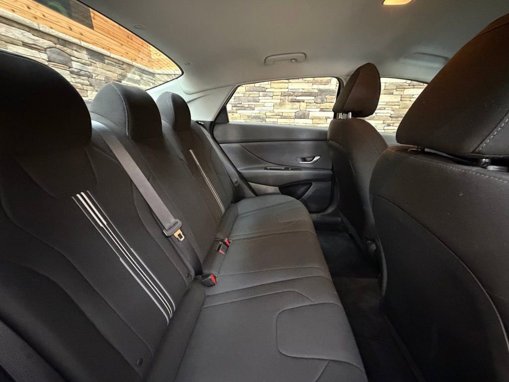 Used 2023 Hyundai Elantra SEL w/ Preferred Accessory Package image 29