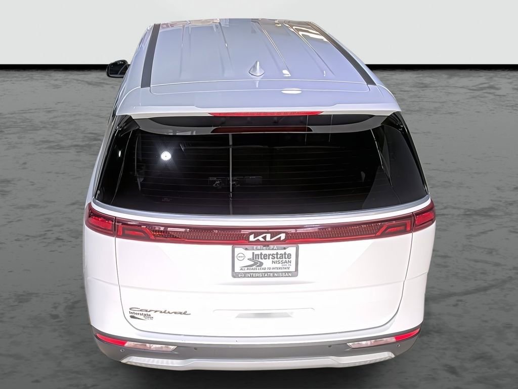 Used 2022 Kia Carnival LX image 3