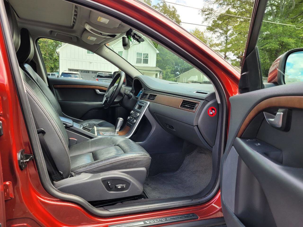 Used 2011 Volvo XC70 3.2 image 6