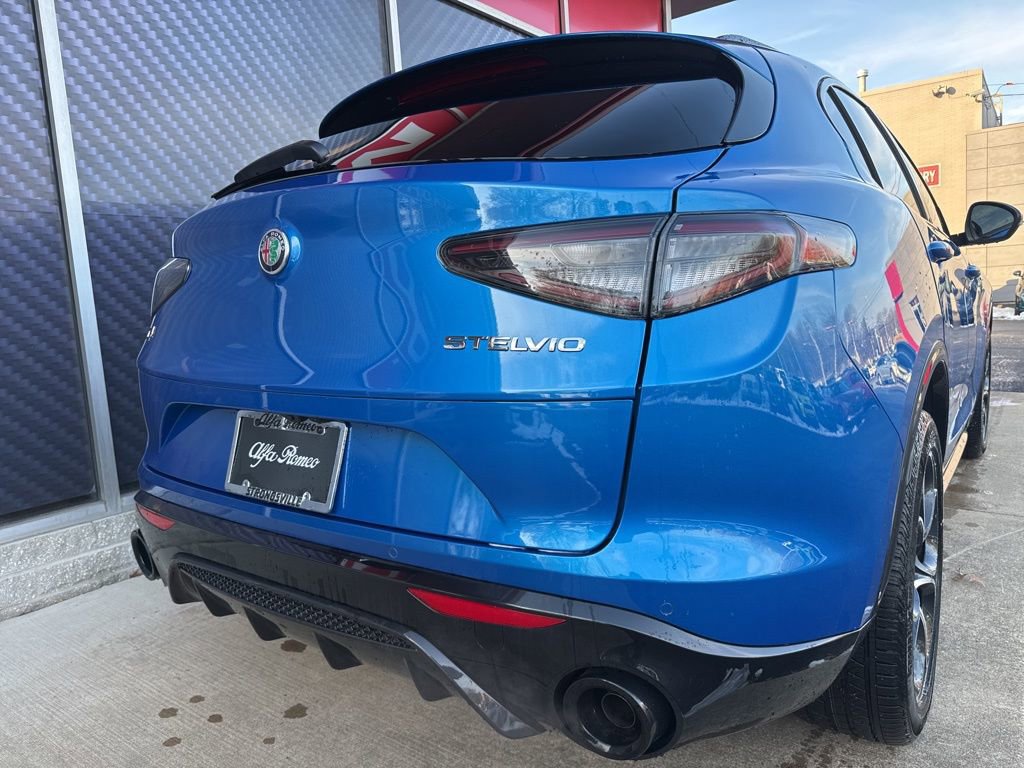 New 2025 Alfa Romeo Stelvio Sprint image 3