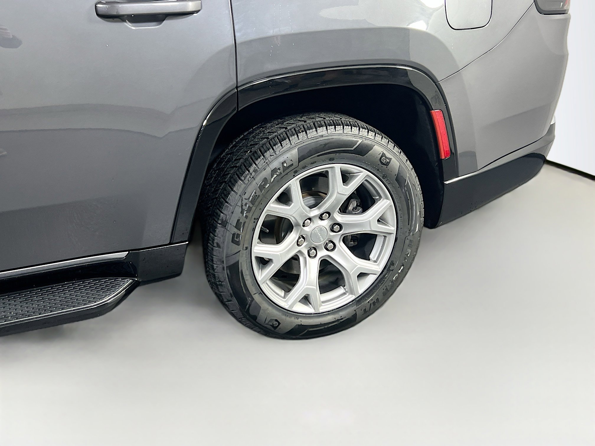 Used 2022 Jeep Wagoneer Series II image 27