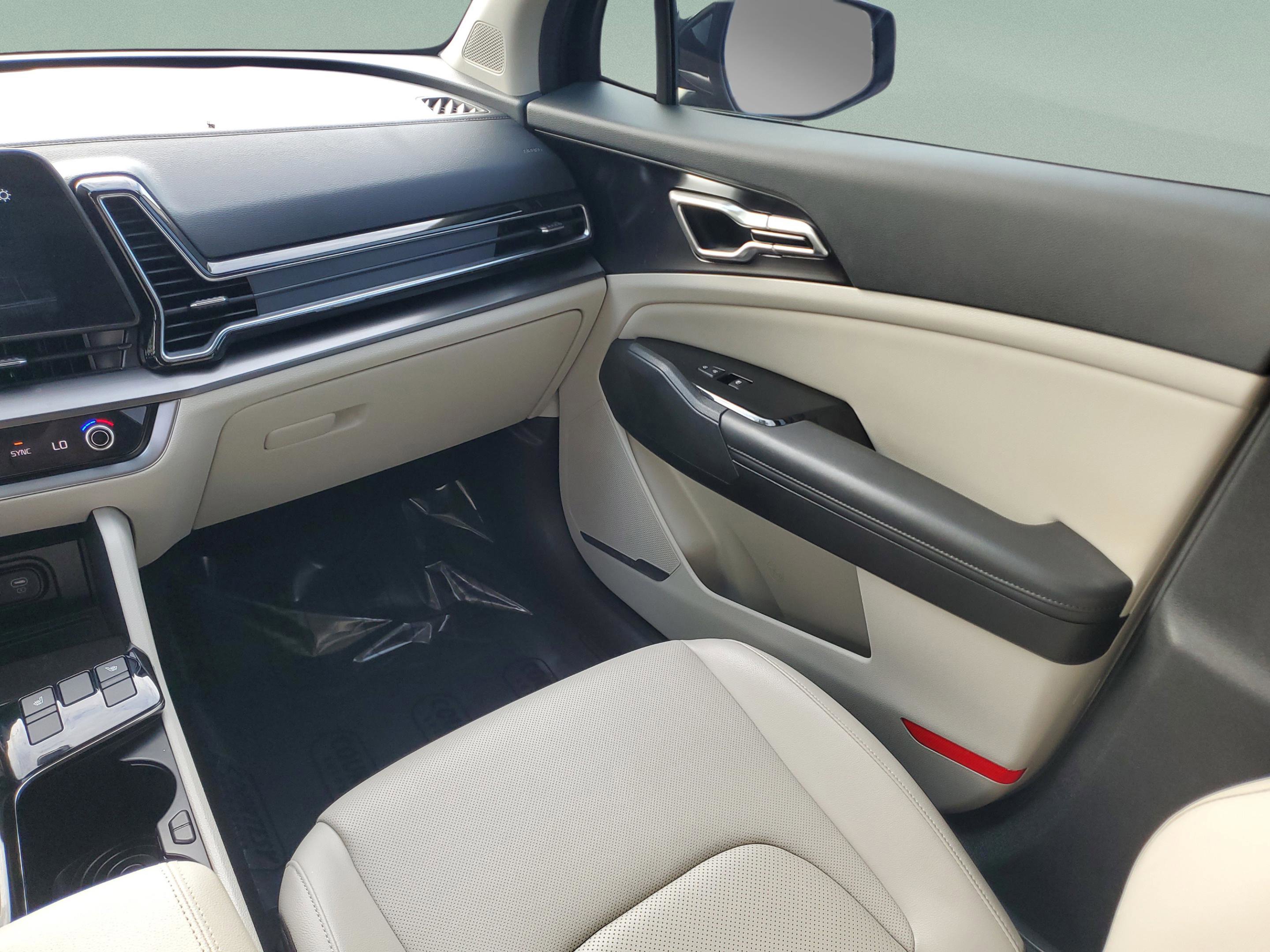 Certified 2024 Kia Sportage EX FWD image 12