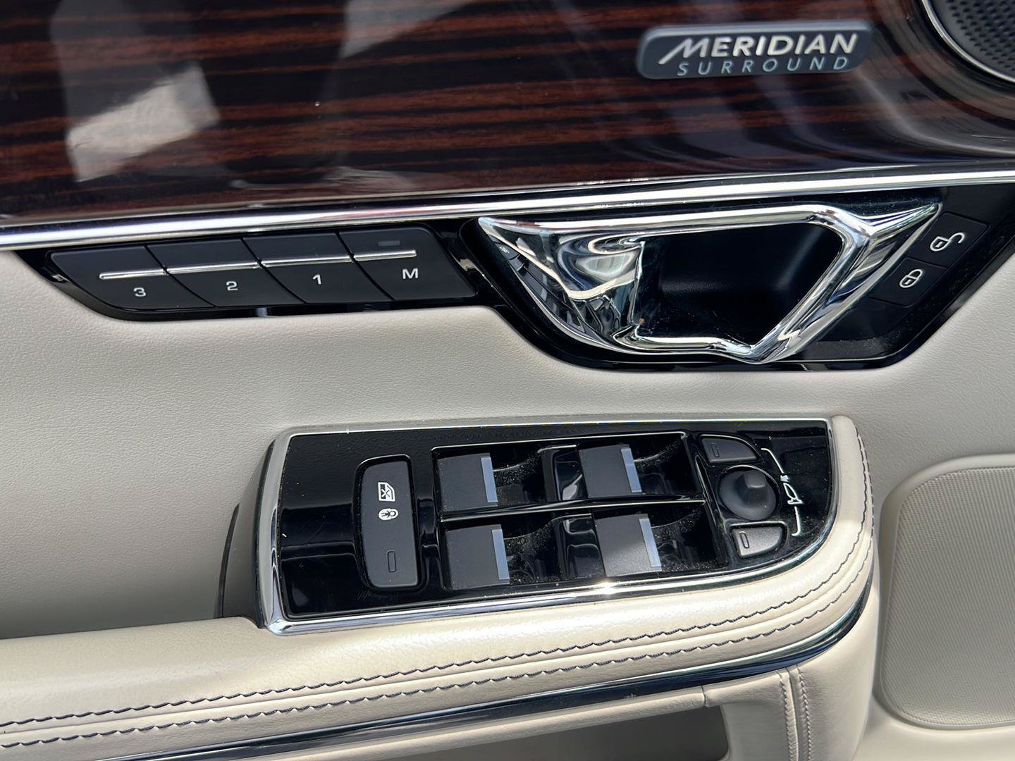 Used 2016 Jaguar XJ L Portfolio AWD/4WD image 26