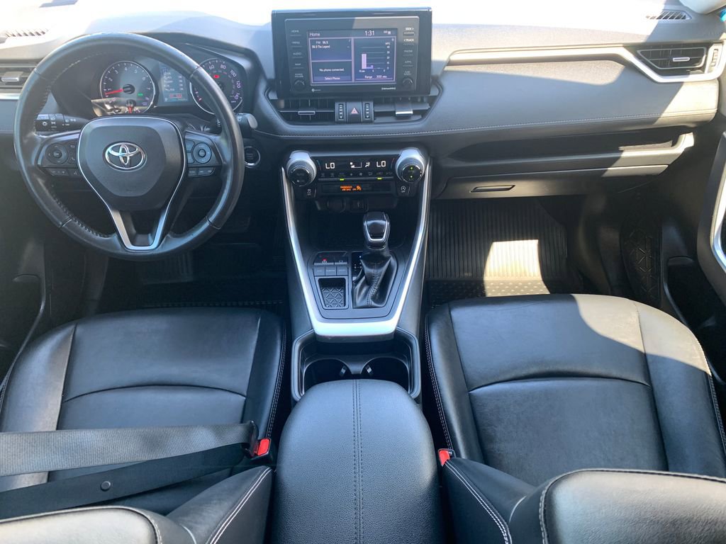 Used 2021 Toyota RAV4 XLE Premium image 15