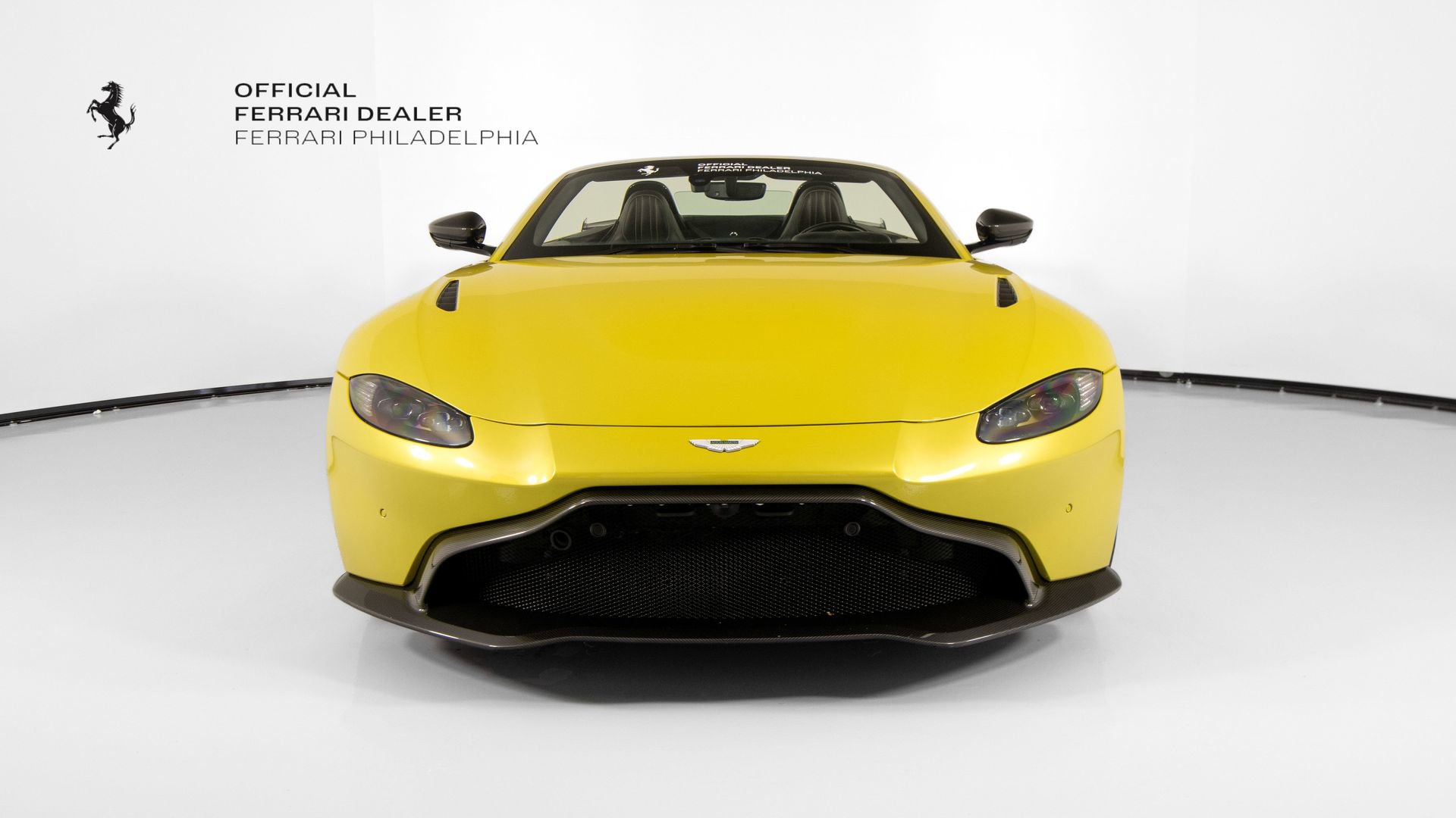 Used 2021 Aston Martin V8 Vantage Roadster image 22