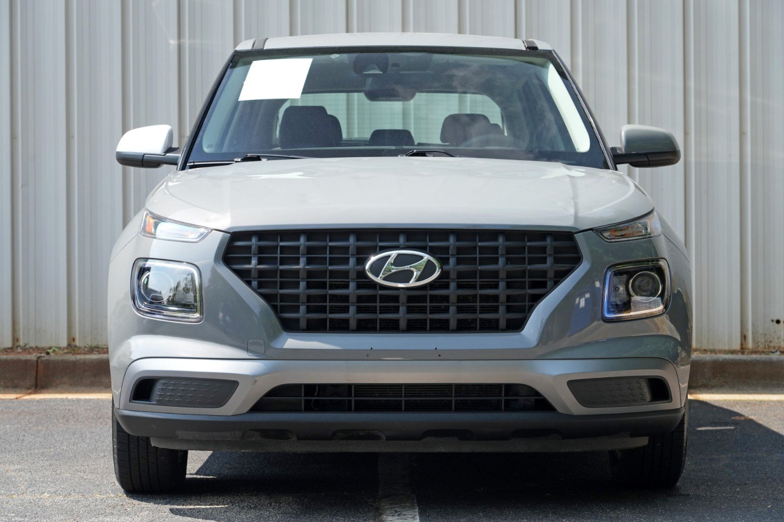 Used 2021 Hyundai Venue SE FWD image 6