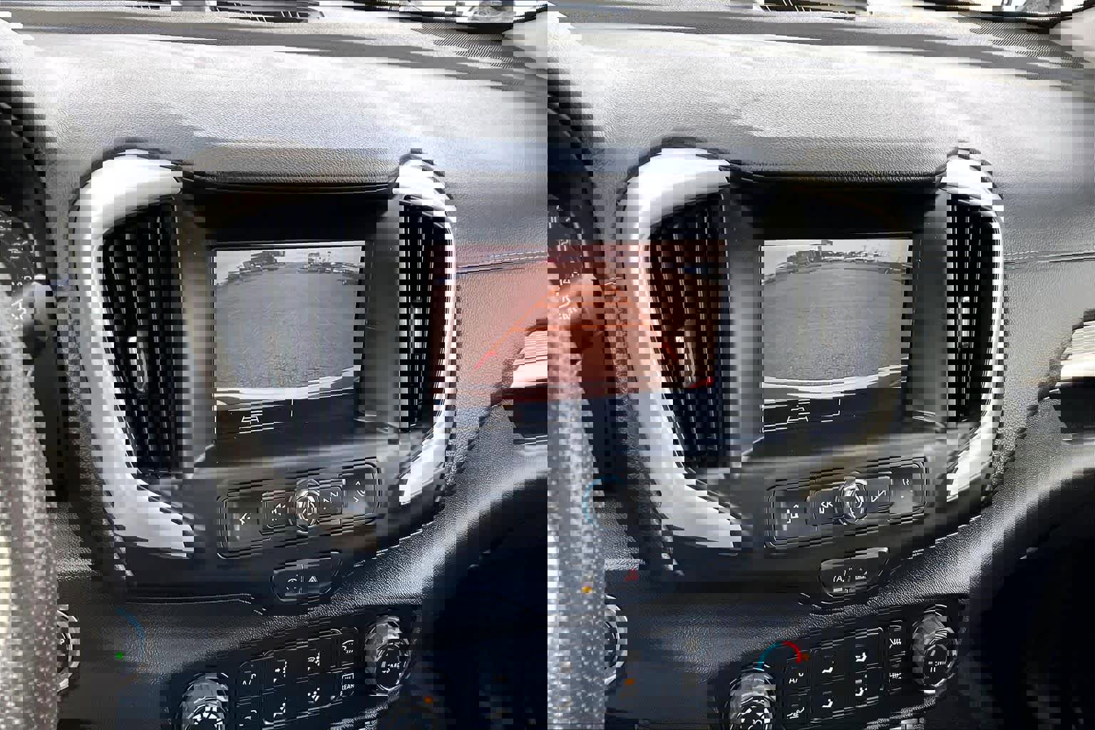 Used 2024 GMC Terrain SLE image 26