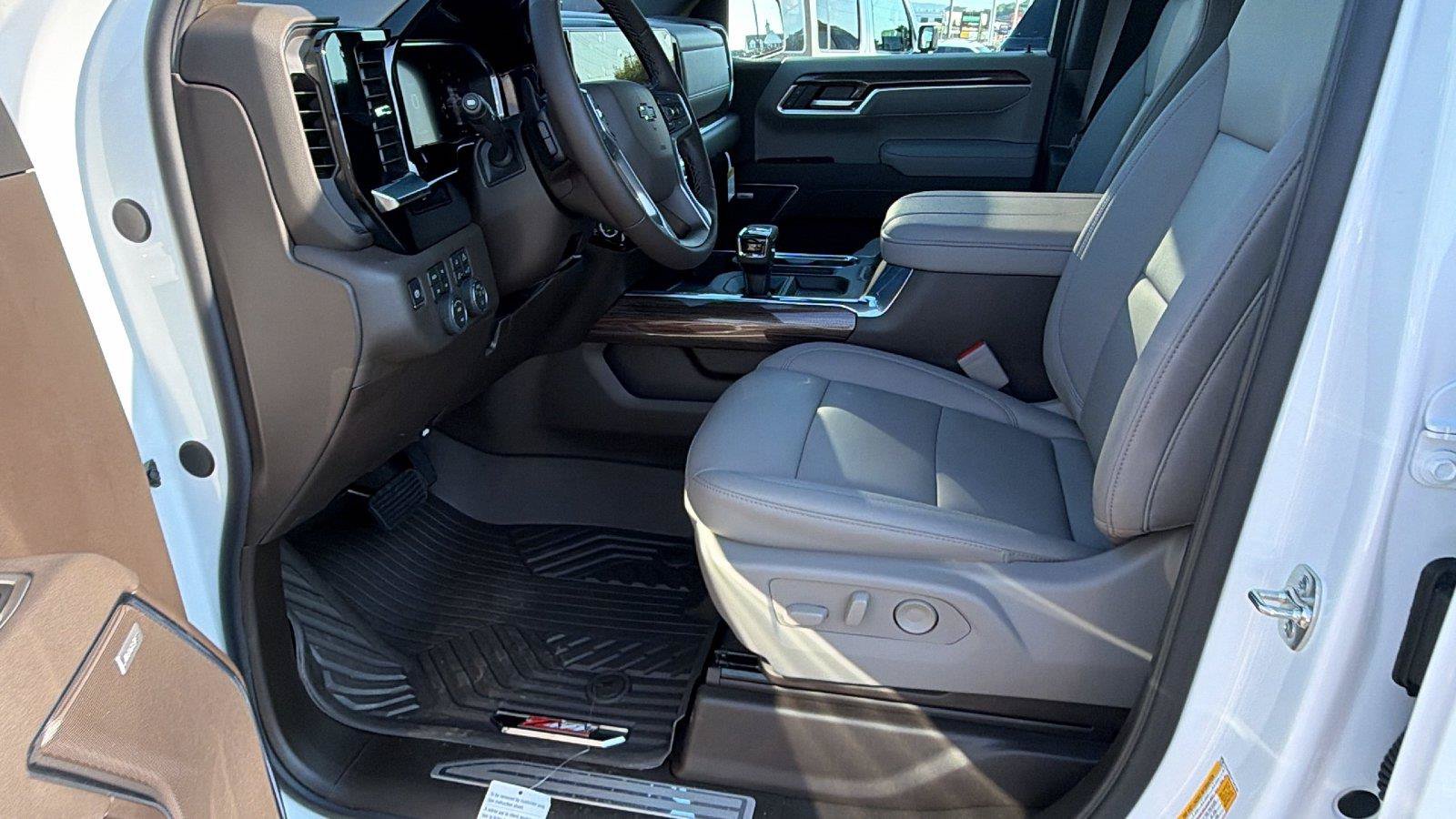 New 2026 Chevrolet Silverado 1500 RST w/ RST All Star Premium Package AWD/4WD image 13