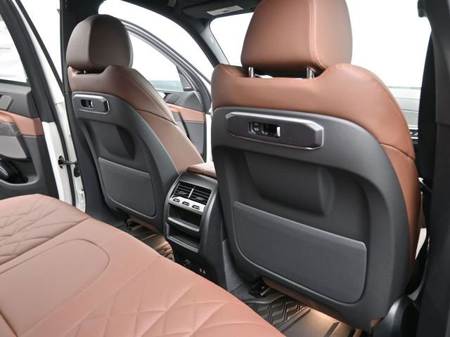 New 2026 BMW X5 xDrive50e image 25