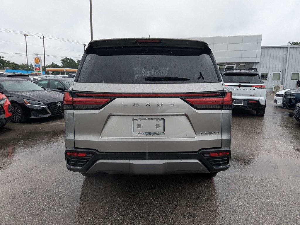 Used 2023 Lexus LX 600 4WD w/ Ultra Luxury Package image 4