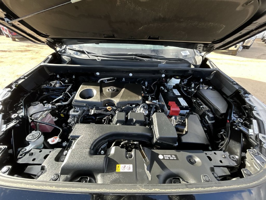 Used 2025 Toyota RAV4 XLE FWD image 34