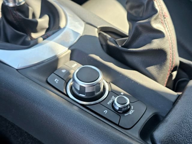 Used 2016 MAZDA MX-5 Miata Club RWD image 31