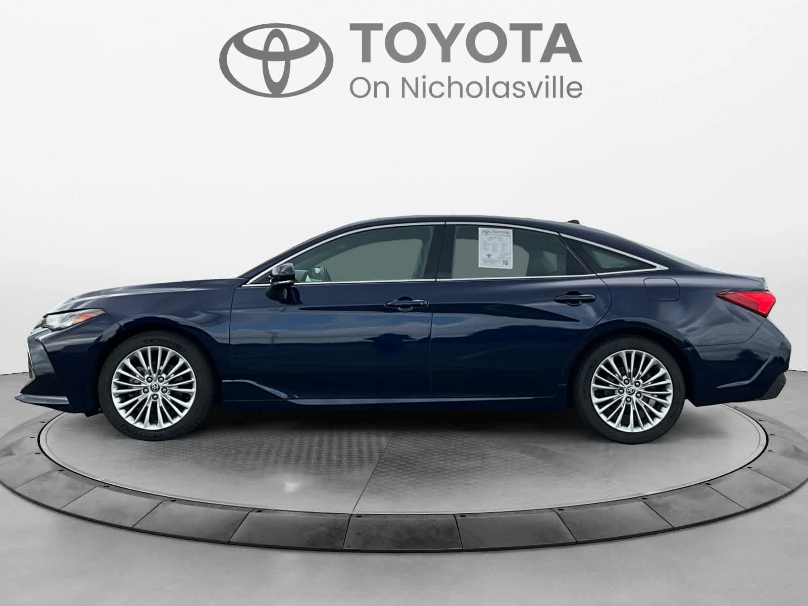 Used 2021 Toyota Avalon Limited w/ Advanced Safety Package FWD image 2