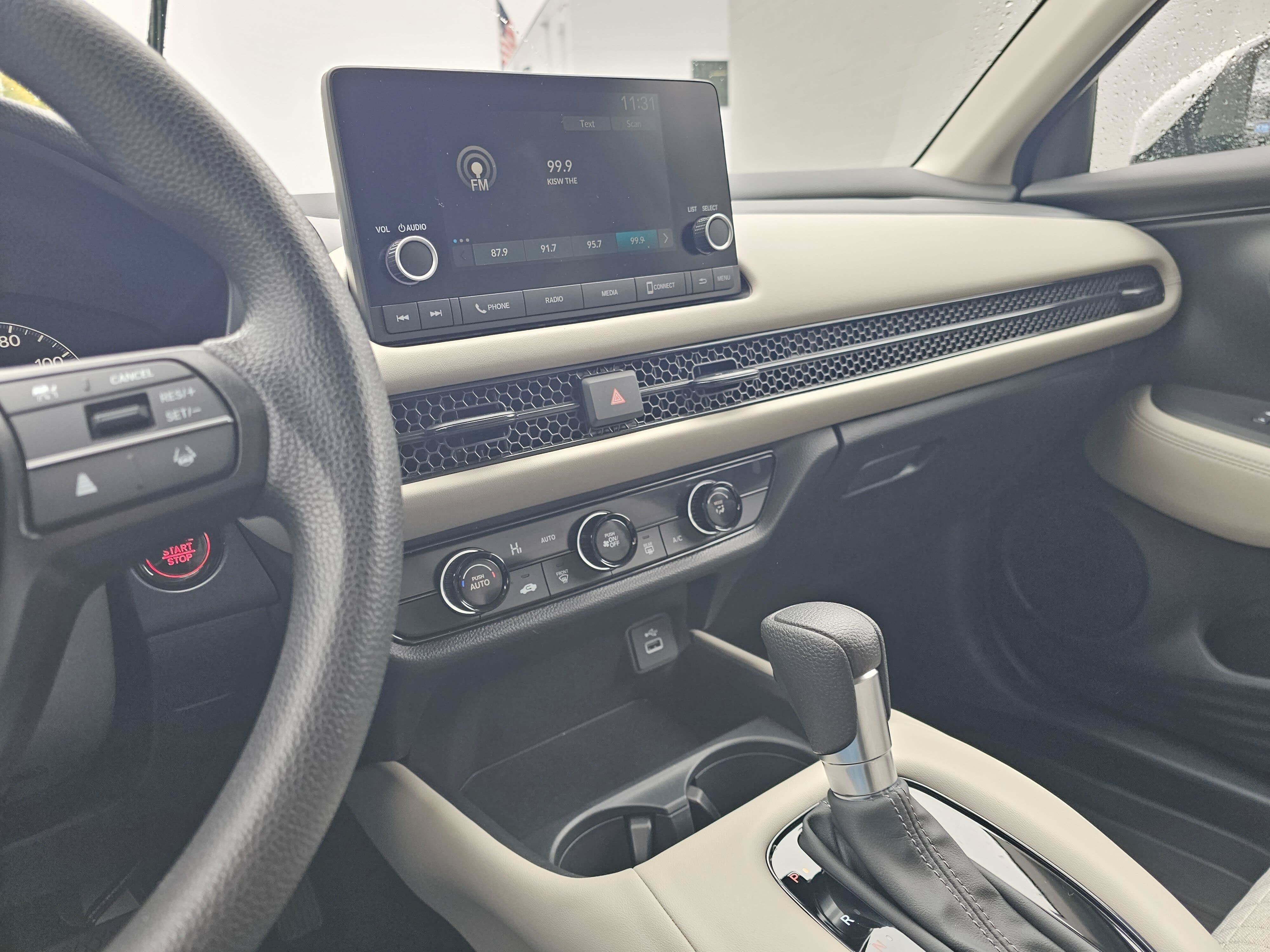 Certified 2025 Honda HR-V LX image 30
