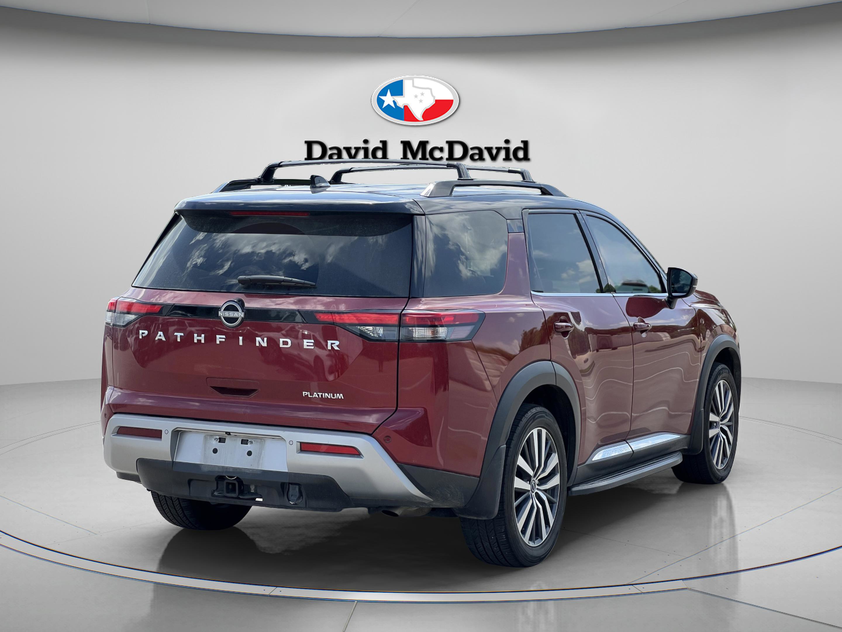 Used 2022 Nissan Pathfinder Platinum w/ Cargo Package FWD image 12