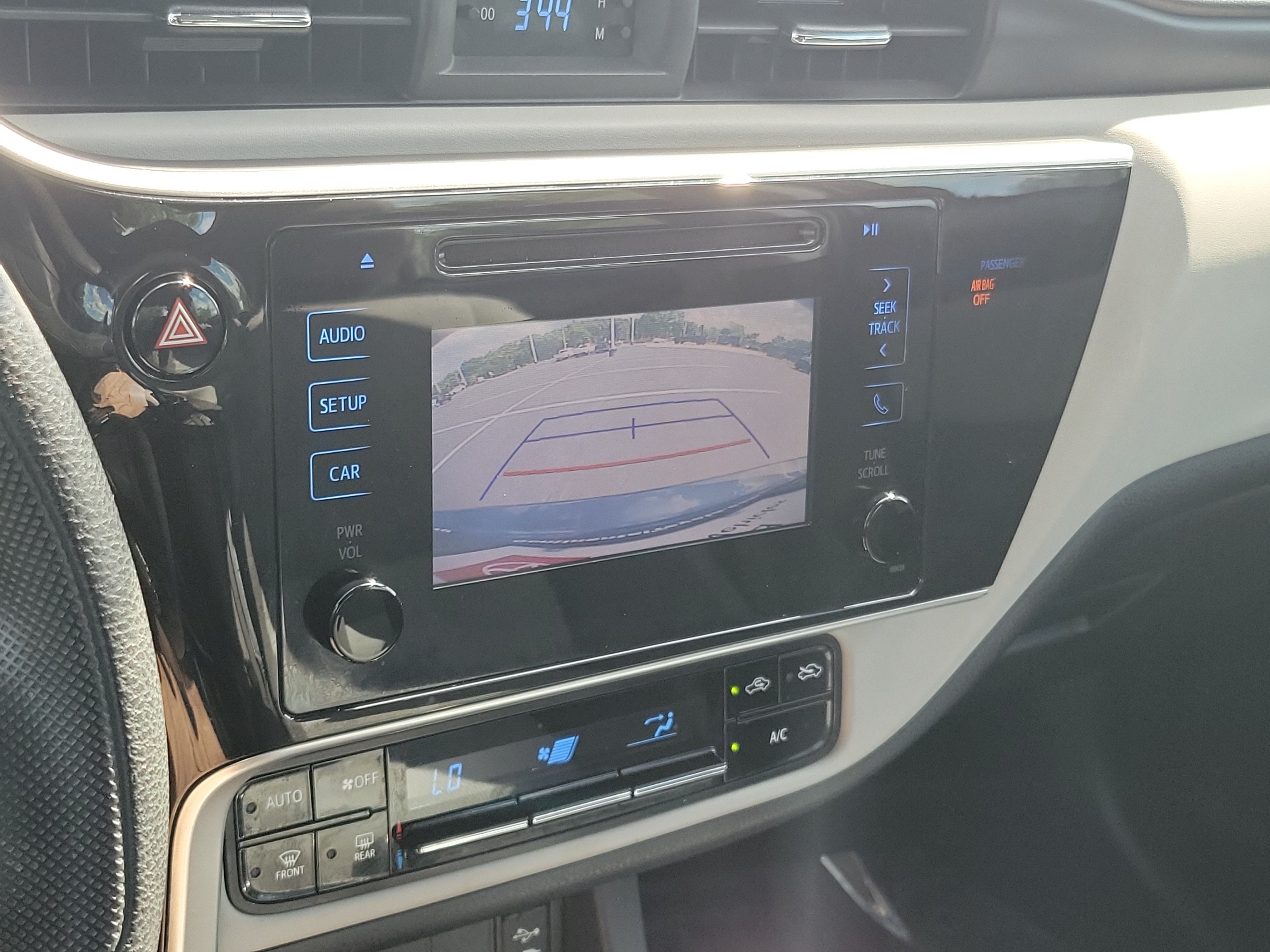 Certified 2018 Toyota Corolla LE FWD image 28