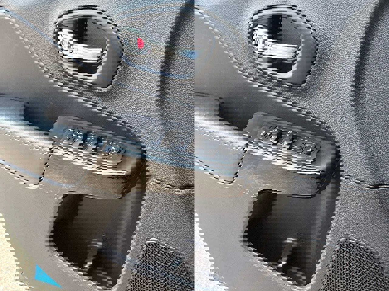 Used 2021 Jeep Cherokee Latitude Plus image 26