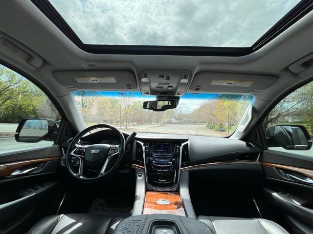 Used 2016 Cadillac Escalade Luxury AWD/4WD image 28