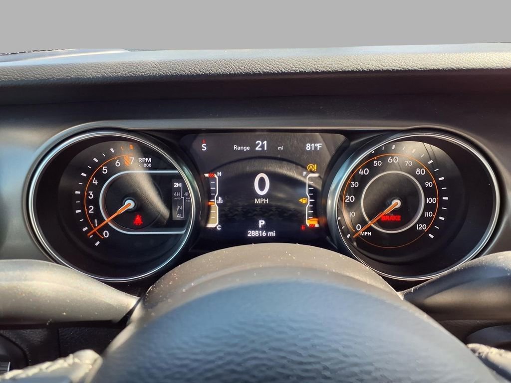 Used 2022 Jeep Gladiator Willys AWD/4WD image 16