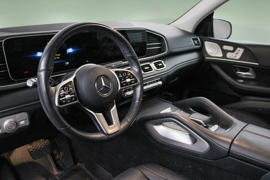 Used 2023 Mercedes-Benz GLS 450 4MATIC image 2