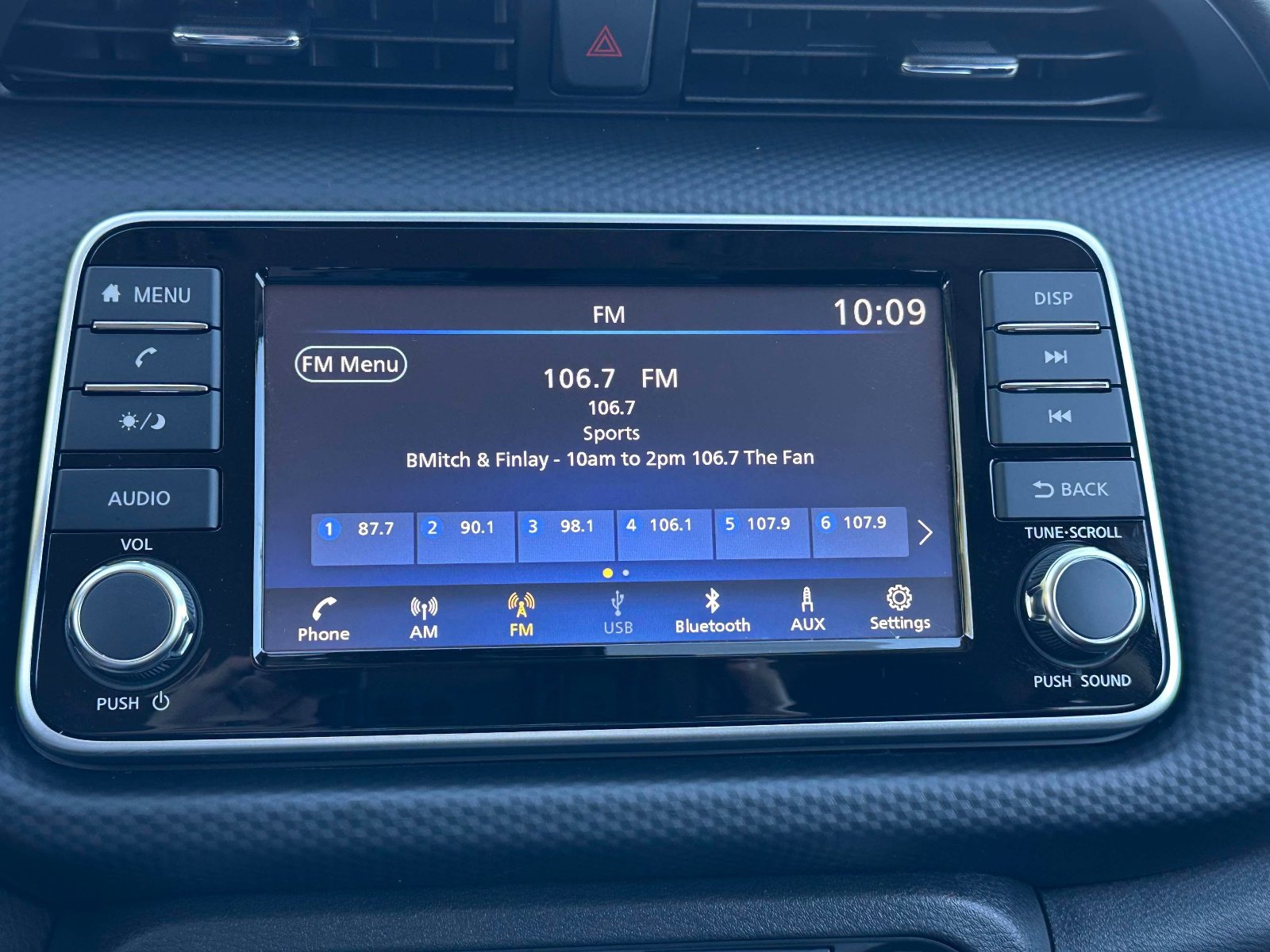 Used 2025 Nissan Kicks Play S image 9