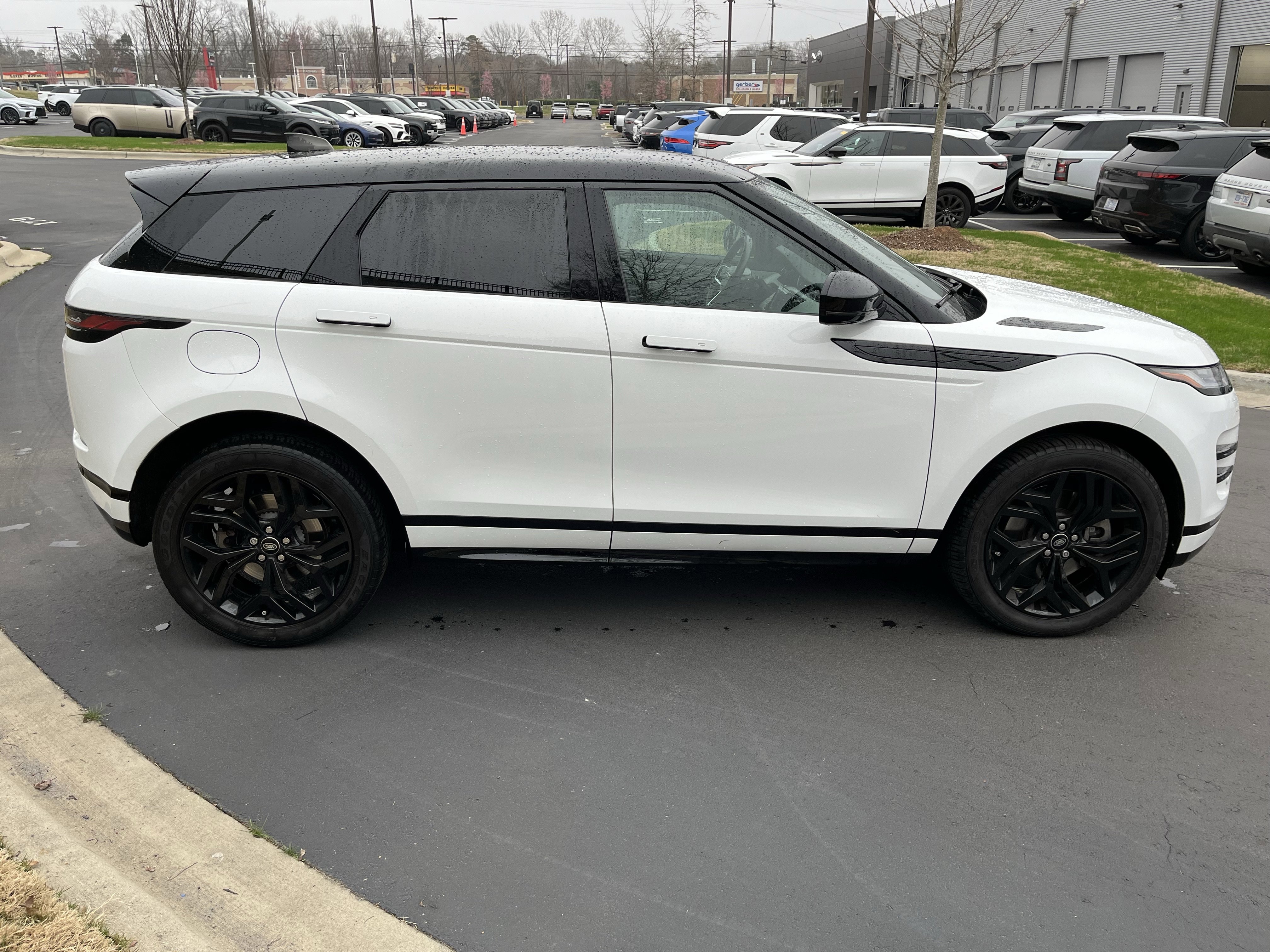 Certified 2023 Land Rover Range Rover Evoque R-Dynamic SE image 8