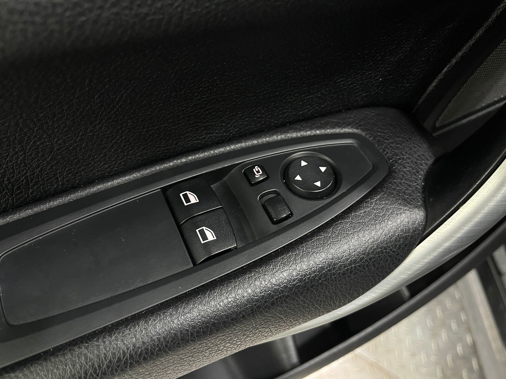 Used 2016 BMW M235i xDrive Coupe image 17