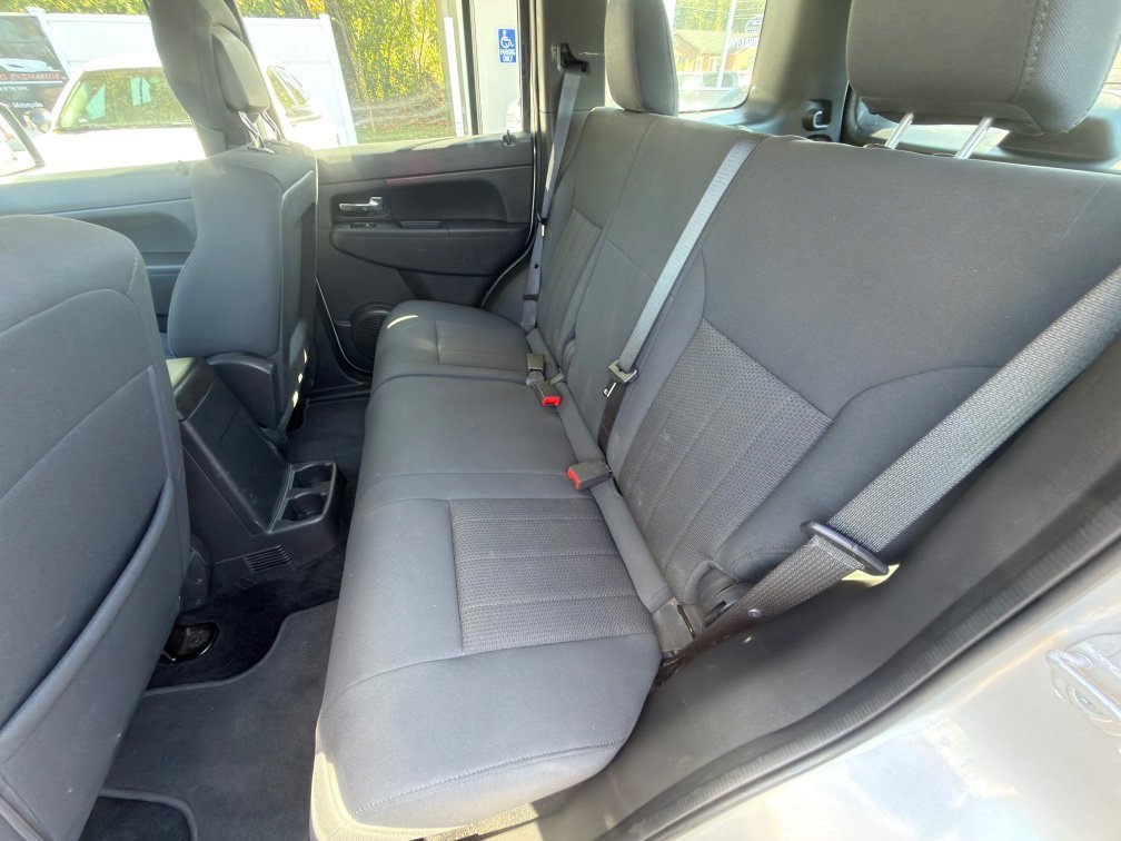 Used 2012 Jeep Liberty Sport AWD/4WD image 14