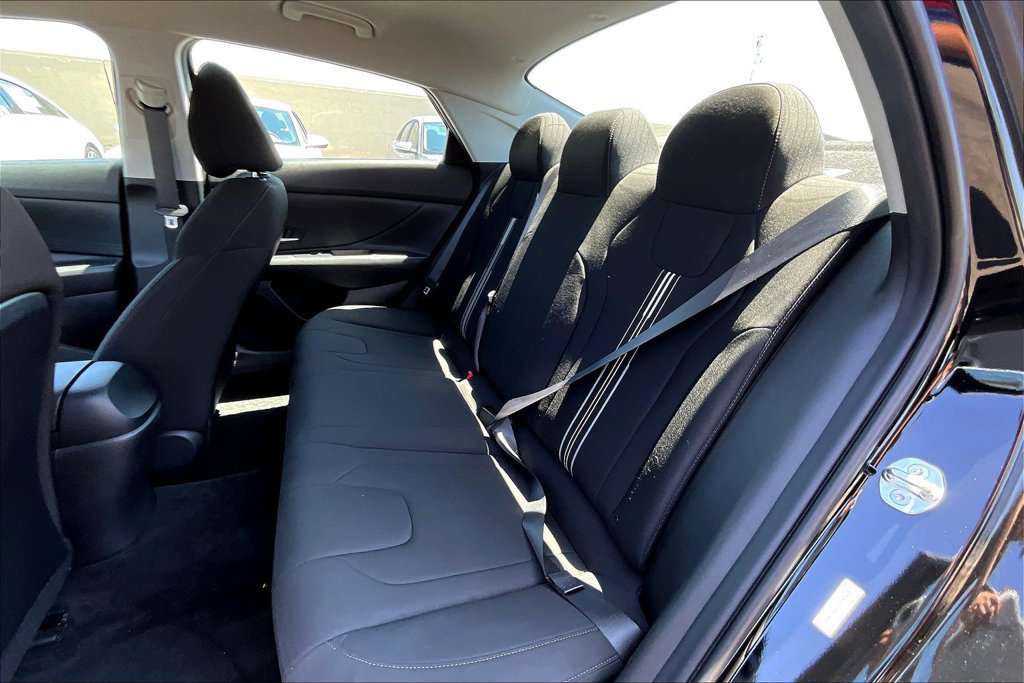 Certified 2023 Hyundai Elantra SEL FWD image 16