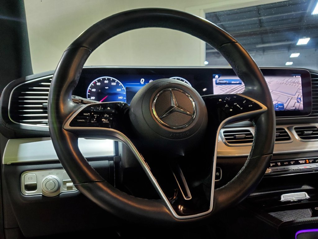 Used 2024 Mercedes-Benz GLS 450 4MATIC image 32