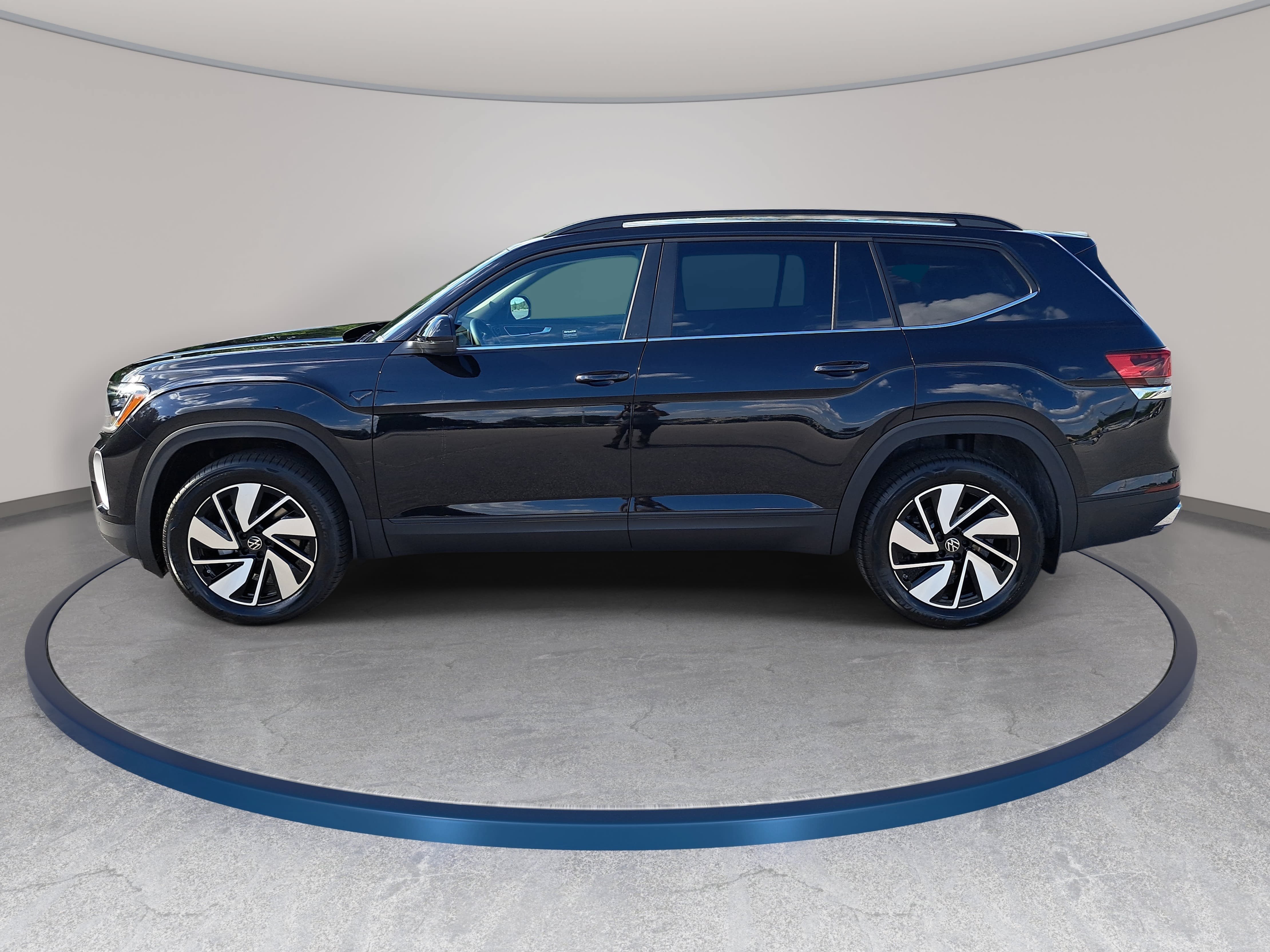 New 2026 Volkswagen Atlas SE FWD image 8