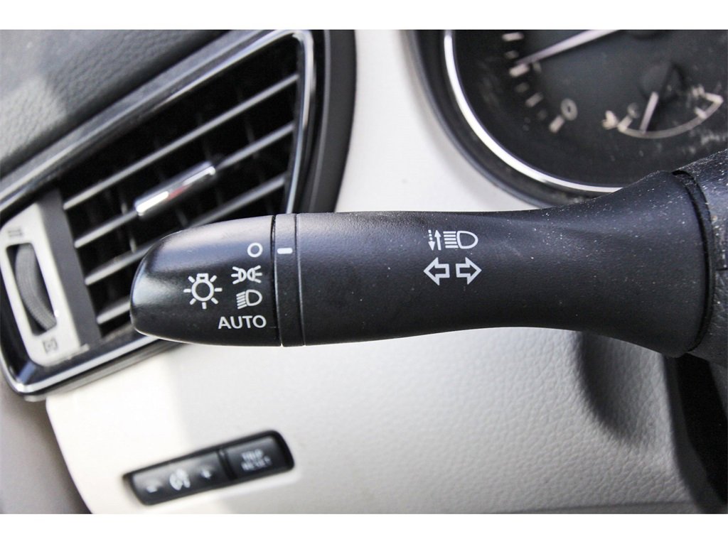 Used 2020 Nissan Rogue Sport SV image 13