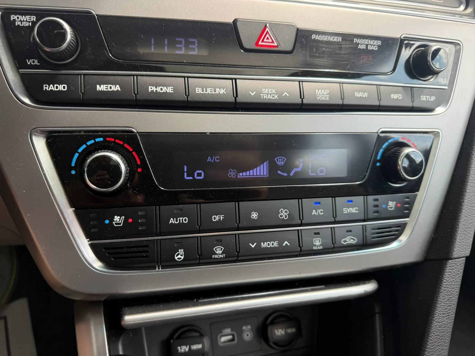 Used 2016 Hyundai Sonata Limited w/ Option Group 05 FWD image 19