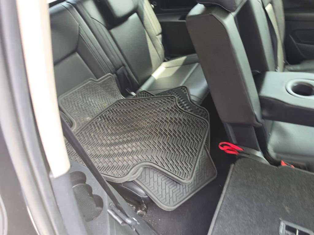 Used 2020 Volkswagen Atlas SEL FWD image 19