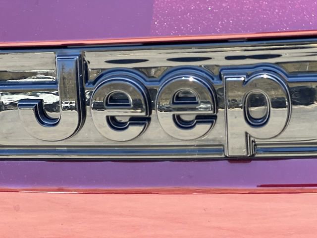 Used 2025 Jeep Grand Cherokee Altitude AWD/4WD image 11