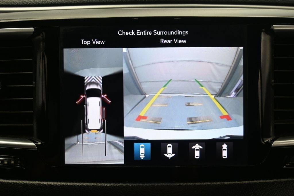 Used 2019 Chrysler Pacifica Touring Plus w/ Advanced Safetytec Group FWD image 22