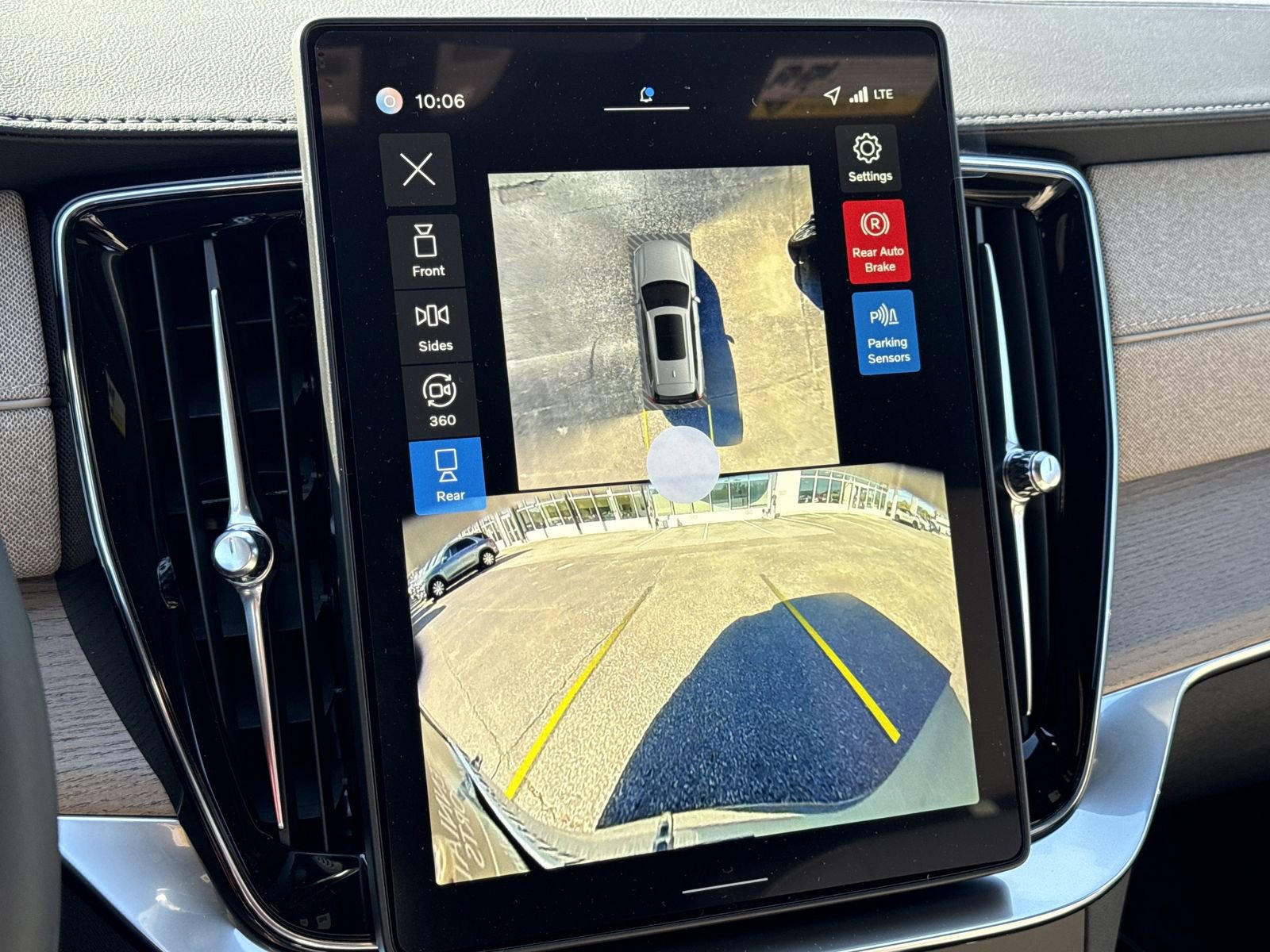 New 2026 Volvo XC90 B6 Plus w/ Protection Package Premier image 27