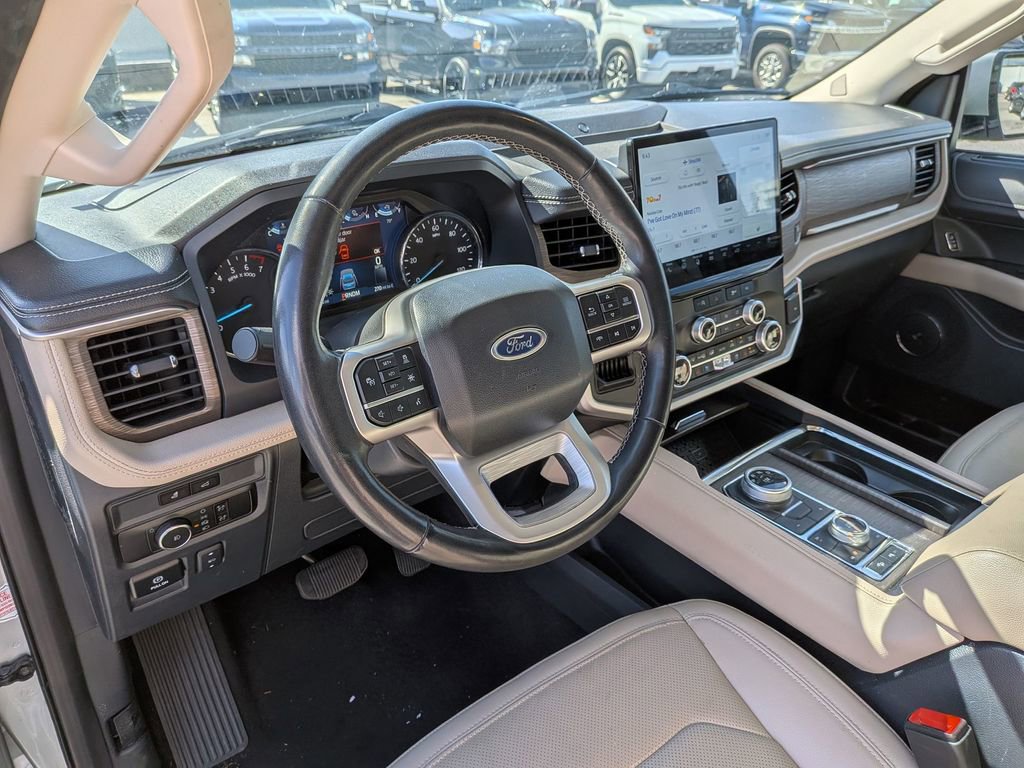 Used 2024 Ford Expedition Limited AWD/4WD image 32