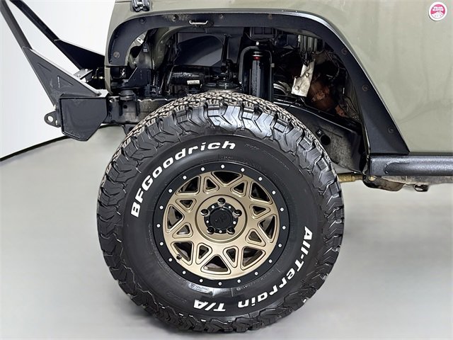 Used 2015 Jeep Wrangler Unlimited Rubicon image 29