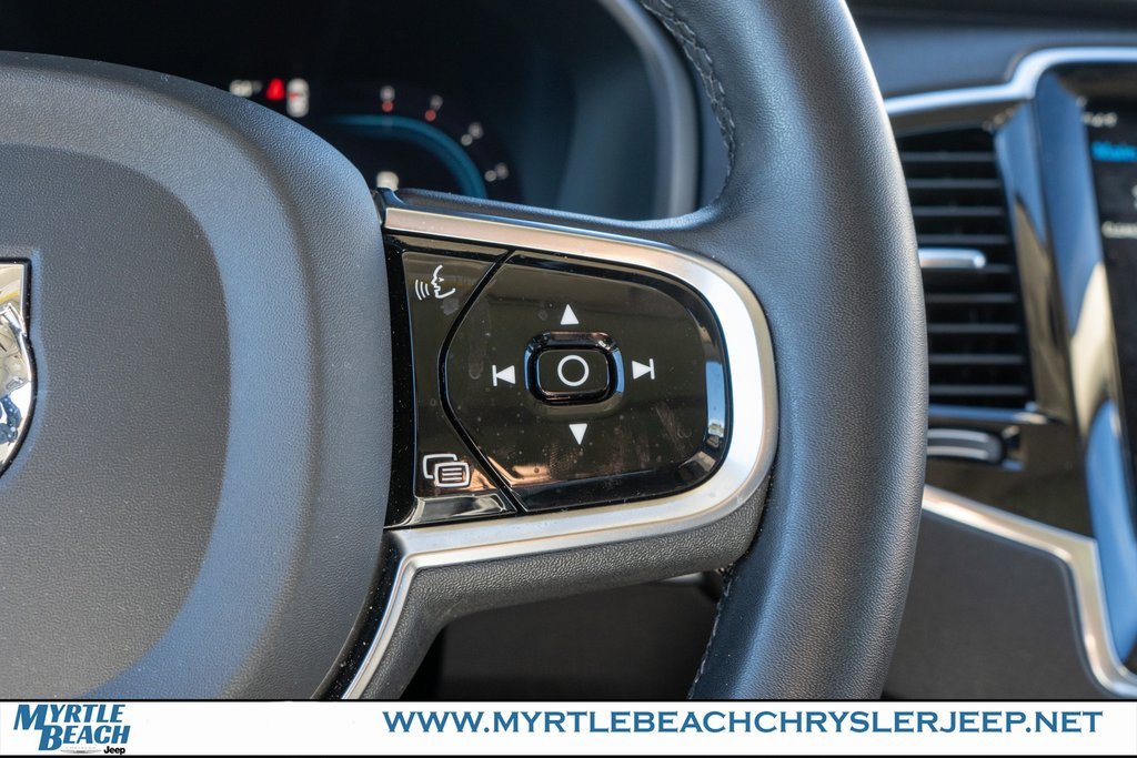 Used 2023 Volvo XC90 B6 Plus image 27