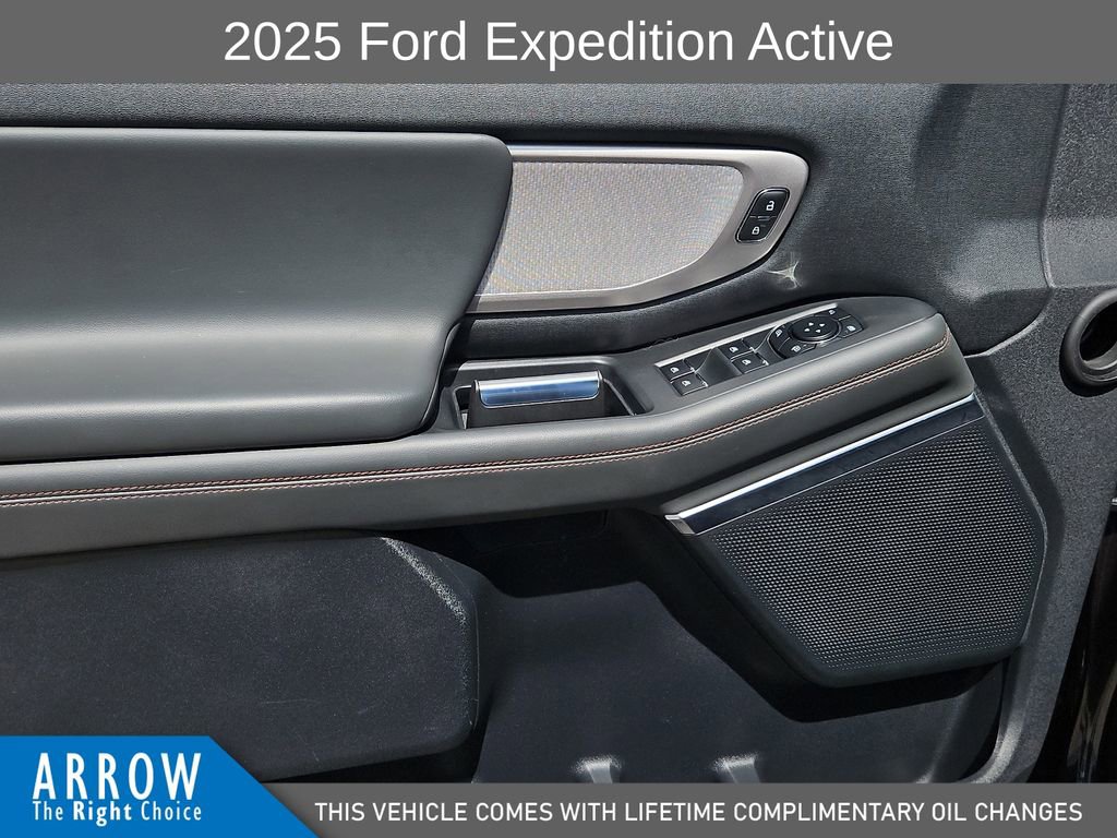 Used 2025 Ford Expedition Active image 21