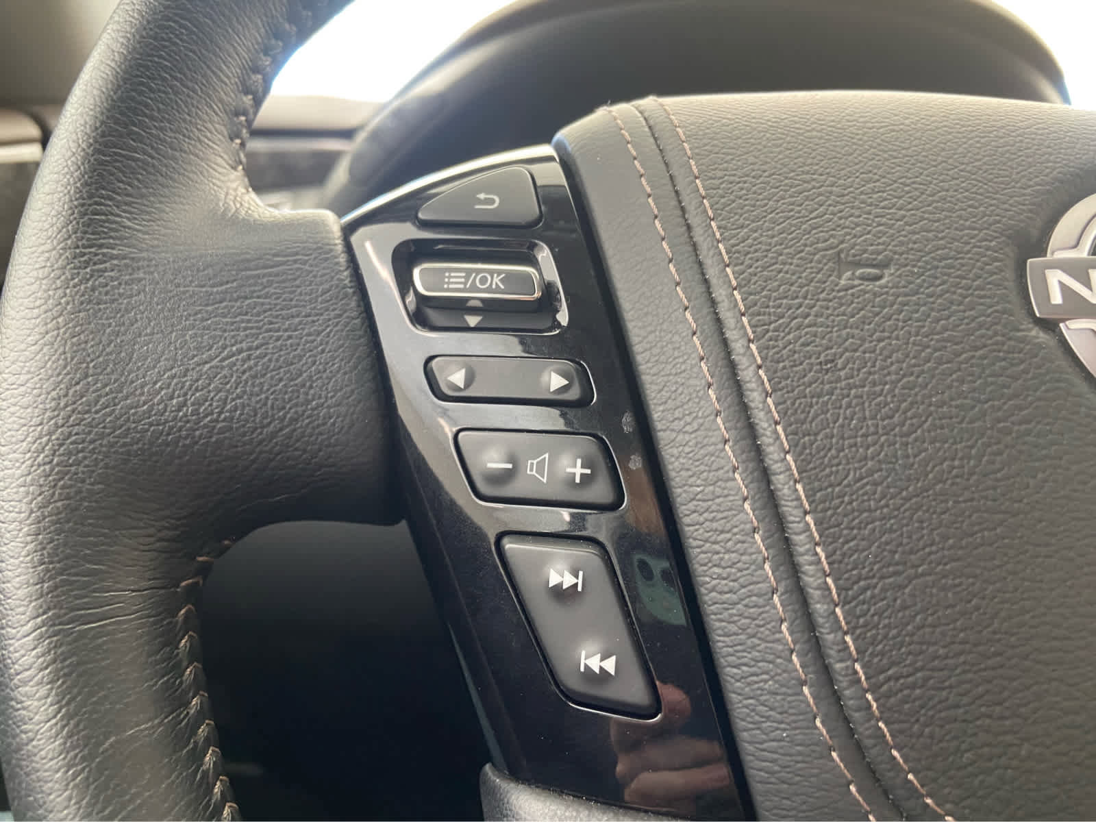 Used 2024 Nissan Armada Platinum w/ Captain's Chairs Package image 26