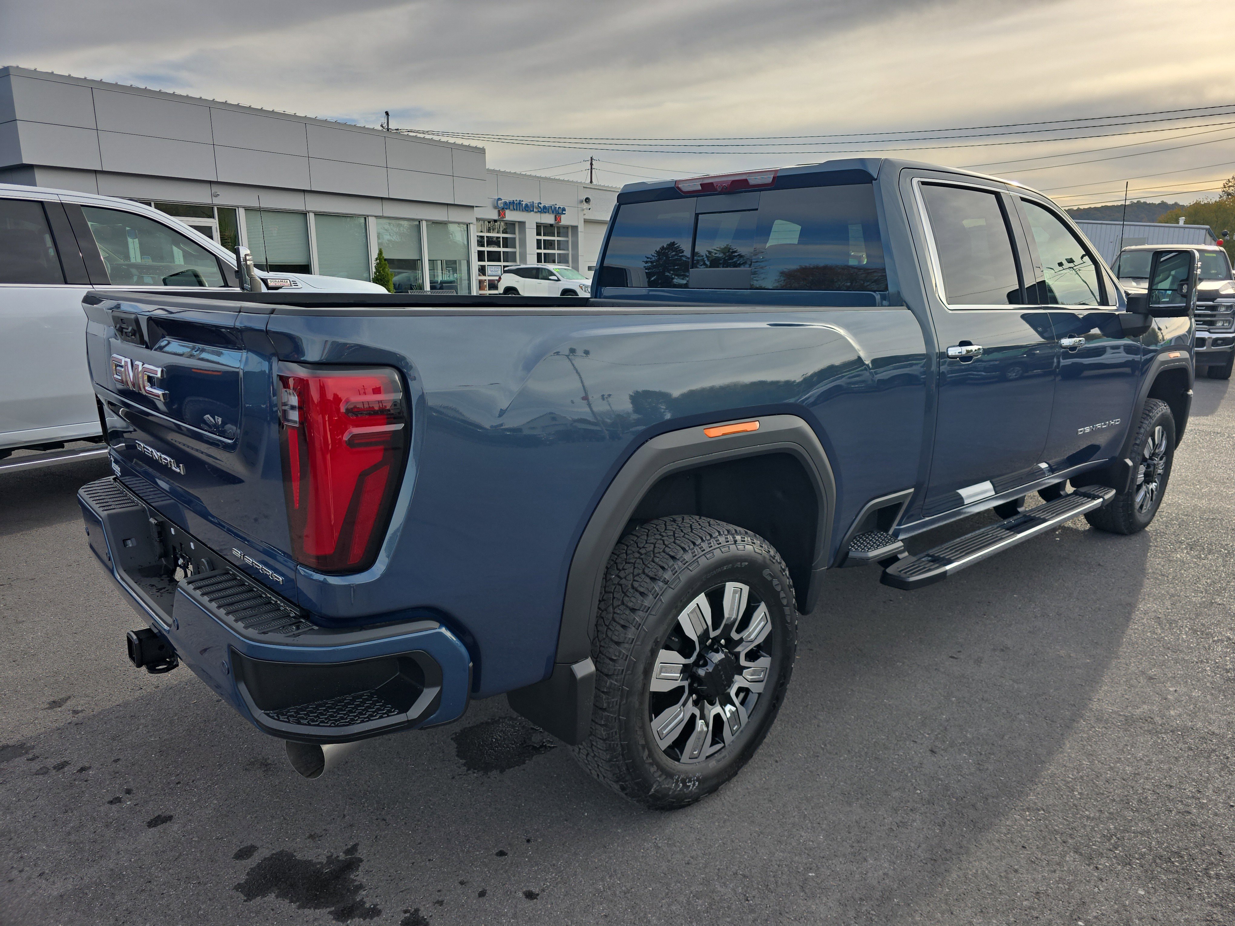 New 2026 GMC Sierra 2500 Denali w/ Denali Reserve Package image 3