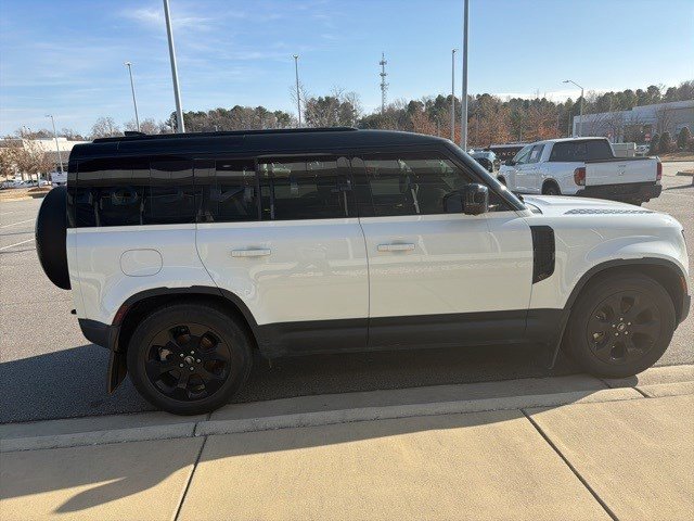 Used 2025 Land Rover Defender 110 S image 15