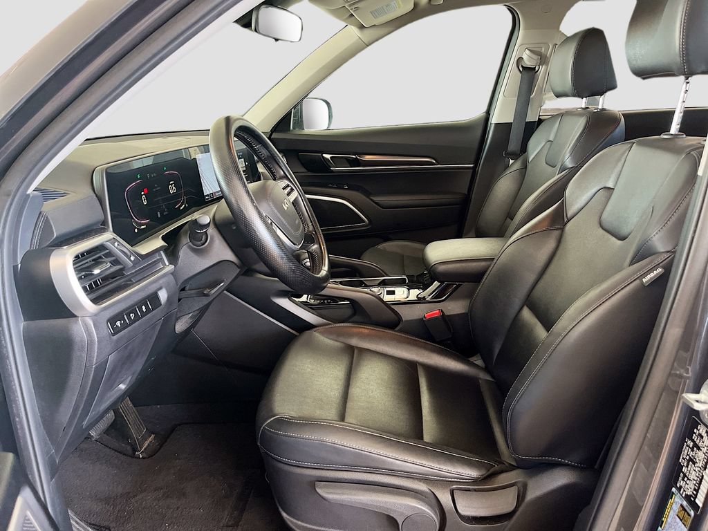 Used 2023 Kia Telluride LX AWD/4WD image 21