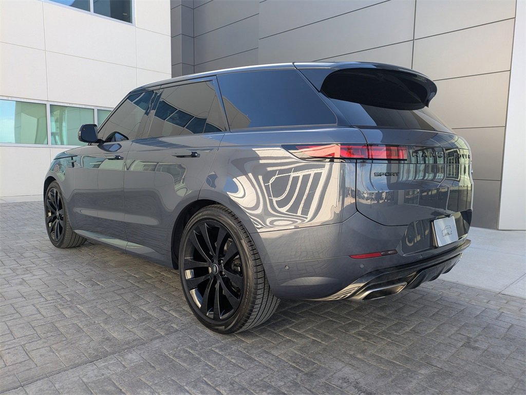 Used 2023 Land Rover Range Rover Sport SE Dynamic image 6